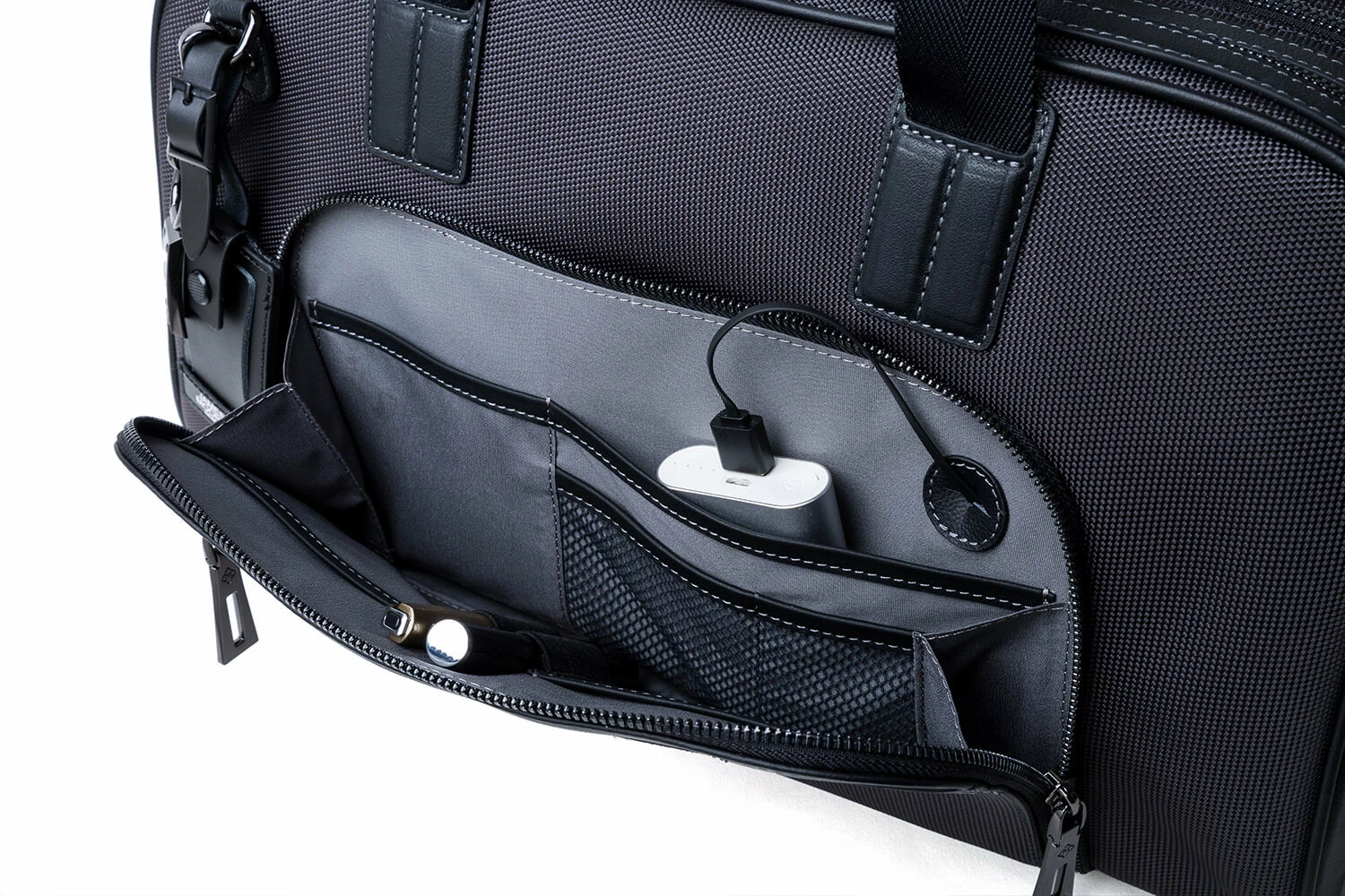 JMNY-Atlas-travel-bag-charcoal-grey-front-pockets