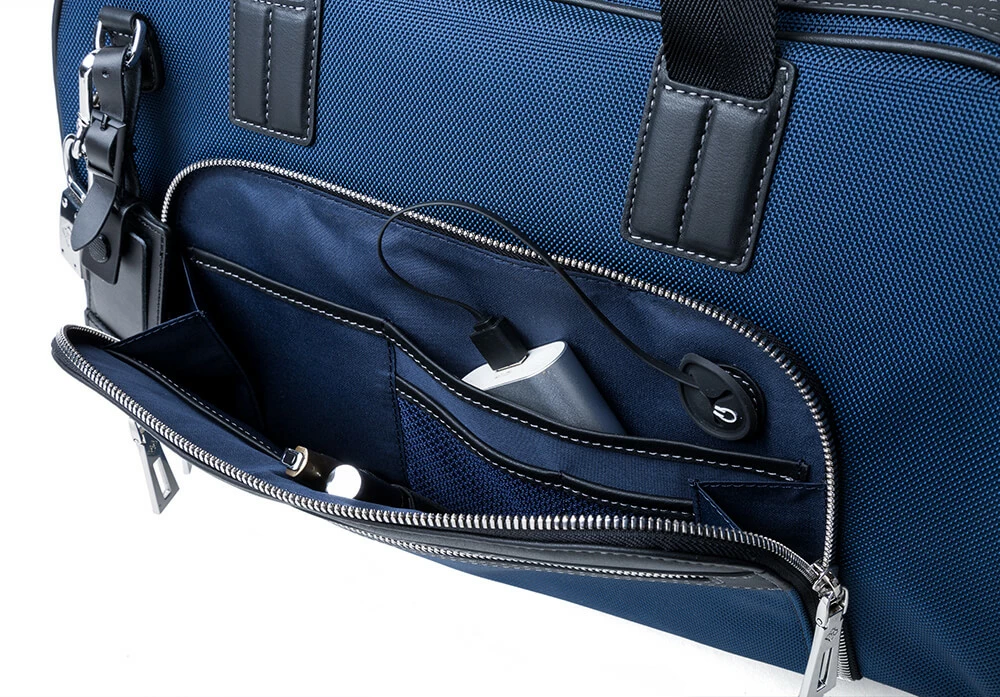 JMNY-Atlas-travel-bag-in-navy-blue-front-pocket