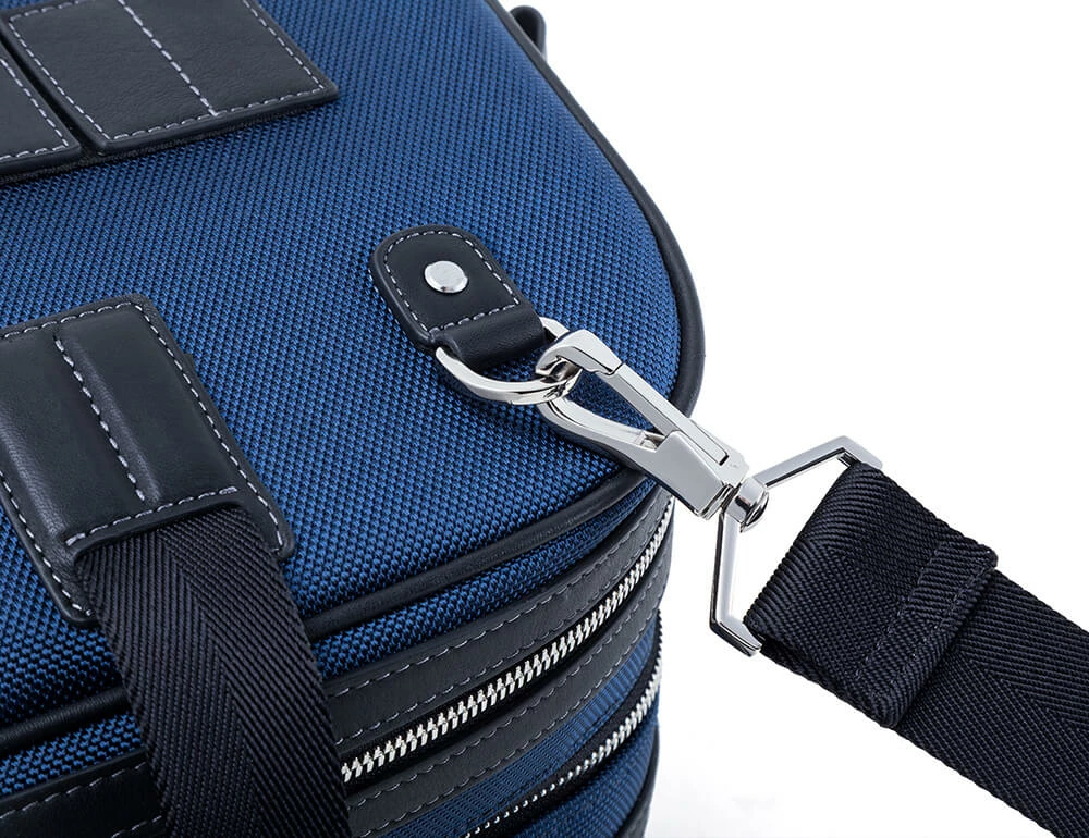 JMNY-Atlas-travel-bag-in-navy-blue-hardware