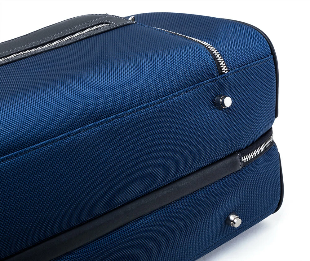 JMNY-Atlas-travel-bag-navy-blue-bottom-detail